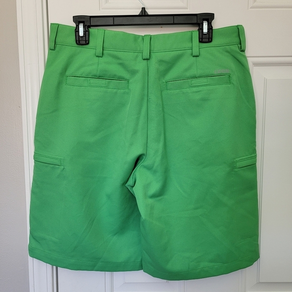 IZOD Golf Mens Bright Green Colorful Shorts Pockets Logo Size 32 X 10.5 - Picture 4 of 10